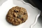crispy & chewy oatmeal raisin cookies