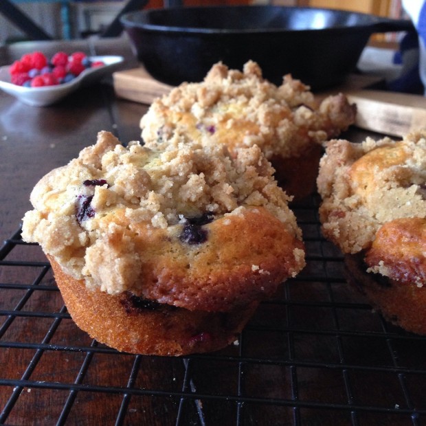 Blueberry & Raspberry Crumb Muffins | www.injennieskitchen.com