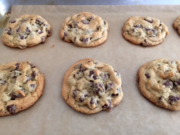 perfect chocolate chip cookies | www.injennieskitchen.com