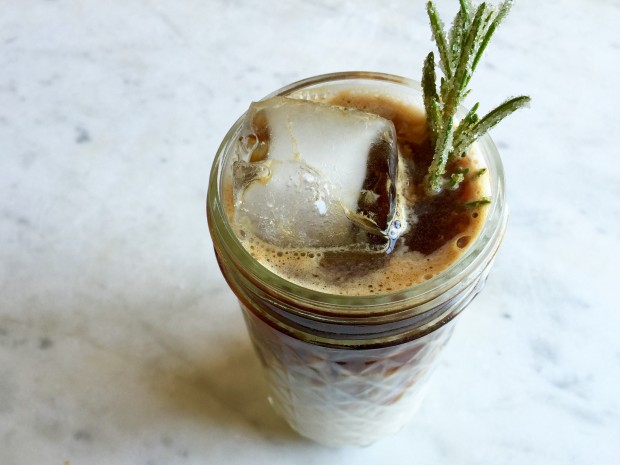 Inspired by Brown's Court Bakery in Charleston, SC this Rosemary Rise Latte is my new fave way to drink iced coffee. | In Jennie's Kitchen