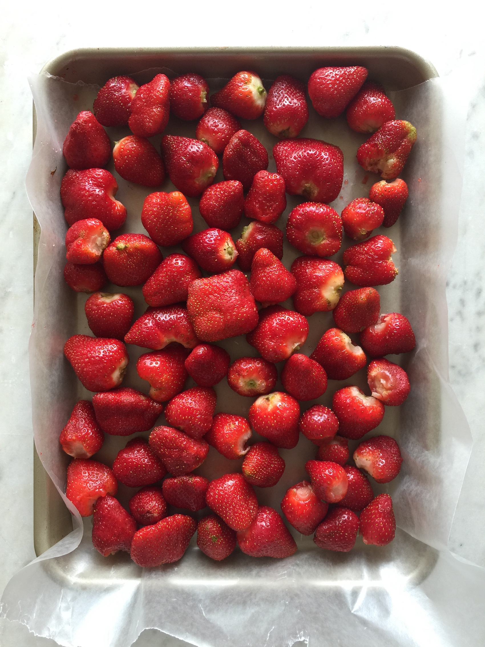 https://www.injennieskitchen.com/wp-content/uploads/2016/05/Strawberry-Rhubarb-Margarita-04-copy.jpg