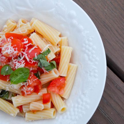 No Cook Tomato Basil Sauce | In Jennie's Kitchen