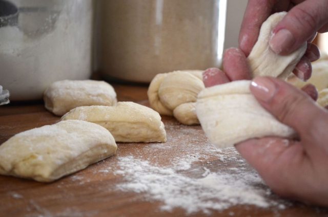 Homemade Garlic Knots | In Jennie's Kitchen