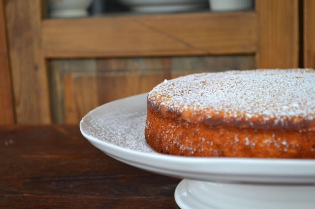 Lemon Honey Olive Oil Cake | In Jennie's Kitchen