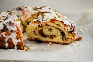 Raisin WRaisin Pecan Couronne {breakfast danish} | In Jennie's Kitchenalnut Couronne {breakfast danish} | In Jennie's Kitchen