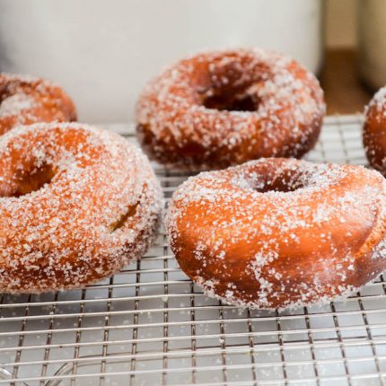 Easy Vanilla Sugar Doughnuts {Ciambelle di Kippur} | In Jennie's Kitchen