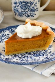 Honey Pumpkin Pie | In Jennie's Kitchen