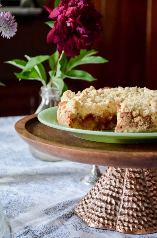 Strawberry Rhubarb Crumb Cake | In Jennie's Kitchen