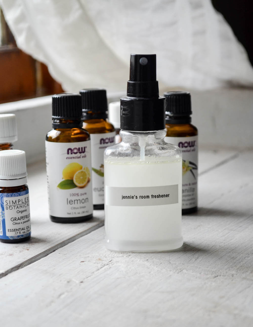 https://www.injennieskitchen.com/wp-content/uploads/2019/02/DIY-All-Natural-Room-Freshener-In-Jennies-Kitchen-FINAL-04.jpg?utm_source=chatgpt.com