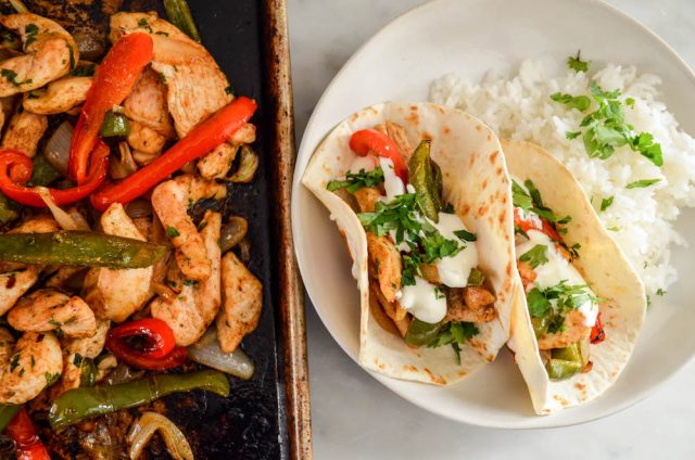 Easy Sheet Pan Chicken Fajitas | In Jennie's Kitchen